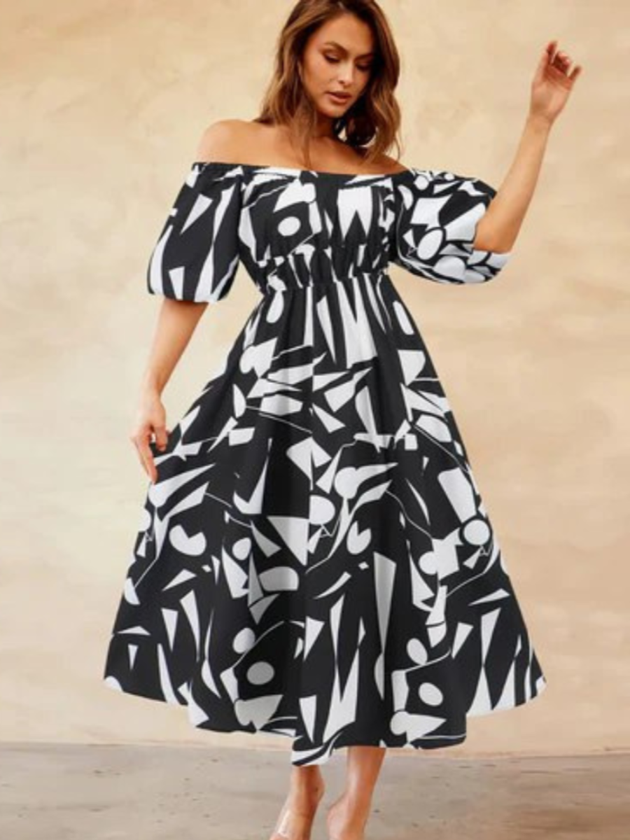 Chic Boho Dress in Black