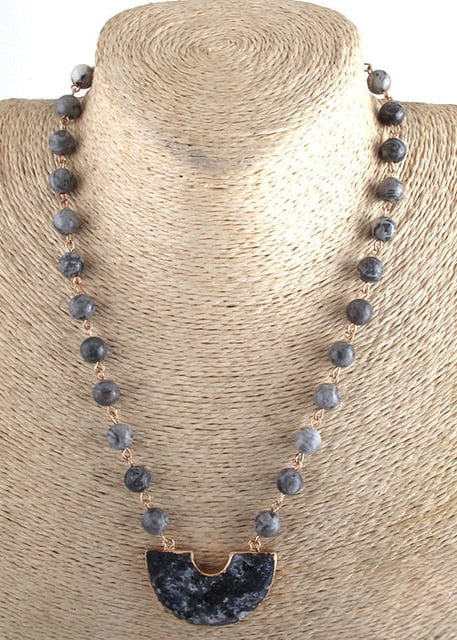 Boho Pearl Necklace with Pendant