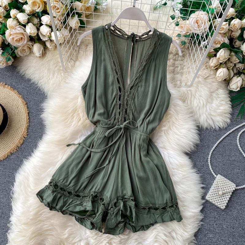 Chic Boho Sleeveless jumpsuit with open neck