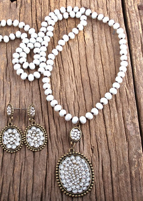 Long Boho Pearls Necklace