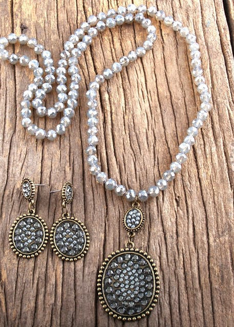 Long Boho Pearls Necklace